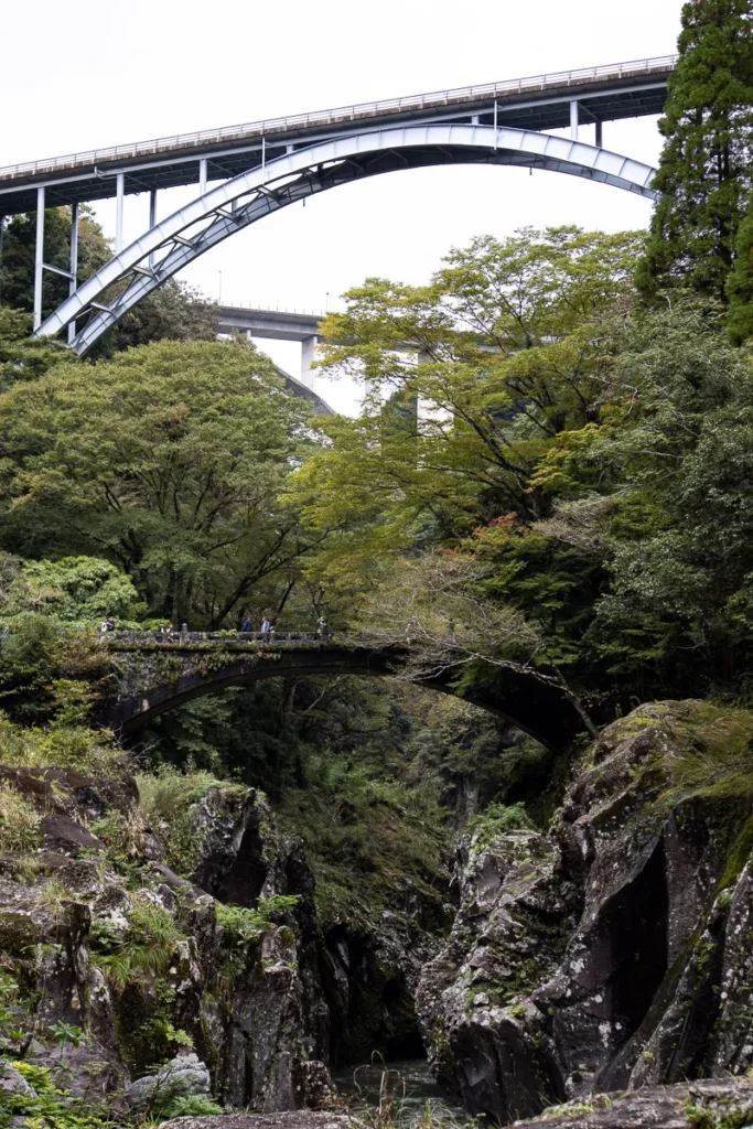 The Three bridges of Takachiho from below, a lager and than imagined bridges that blends in well with the surronding nature.