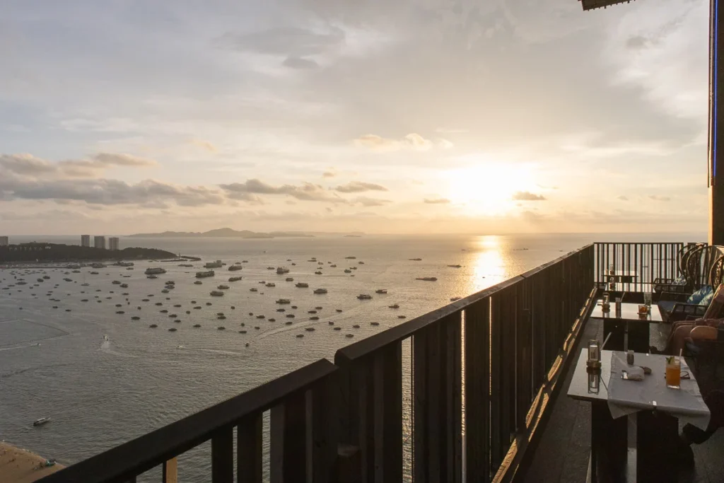 Dine on the edge of a highrise in Pattaya and savour the view of Pattaya Beach as the sun goes down at Horizon Rooftop Restaurant and Bar.