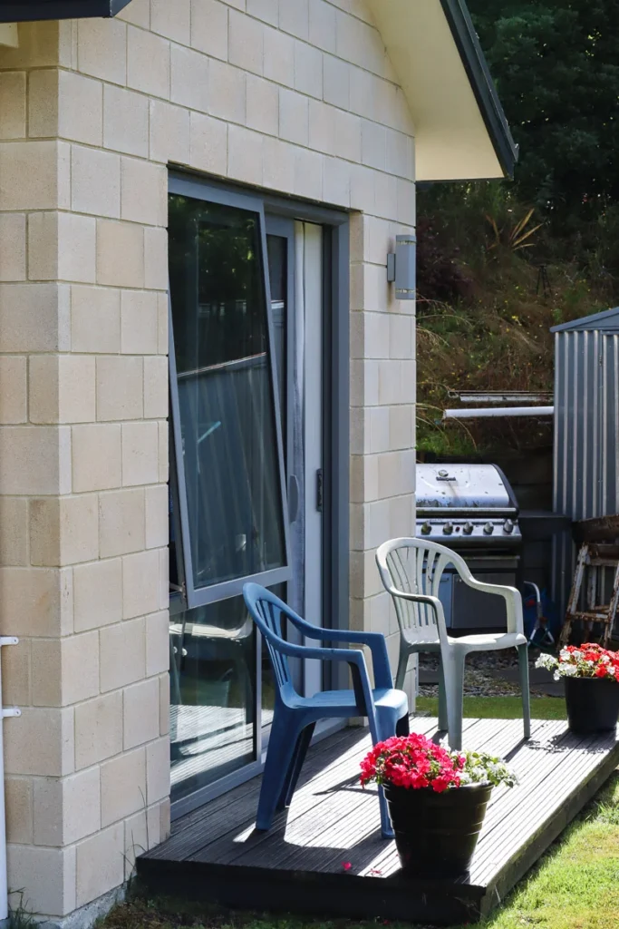 A home bed and breakfast experience in a Taupō Airbnb.