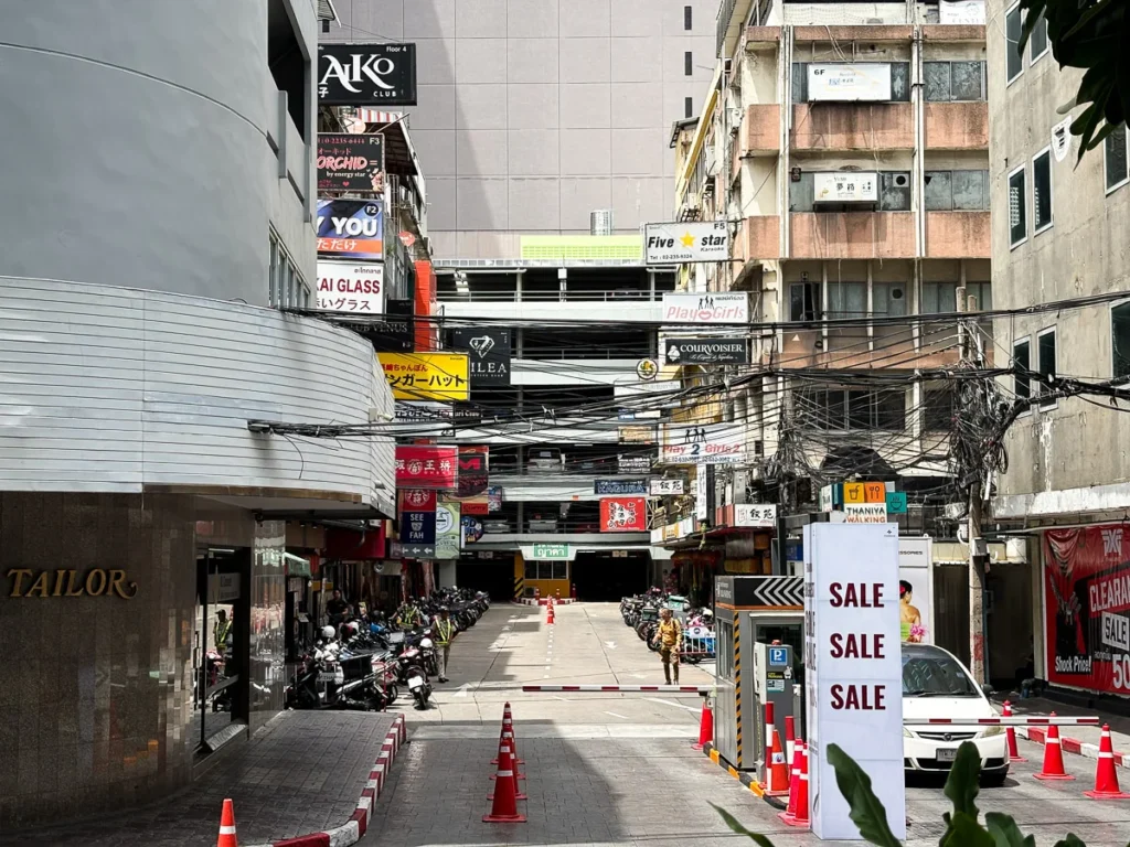 The tightly packed Thaniya Road, filled with bars, night clubs and Japanese restaurants.