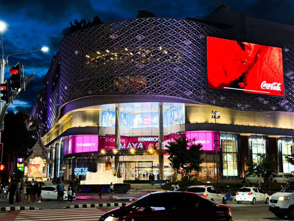 Maya Shopping Center in Chiang Mai, a light of the night in the northern city.