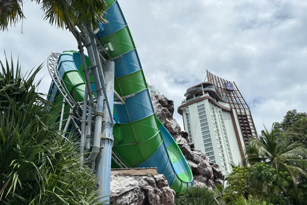 Vana Nava waterpark Hua Hin, a daring big waterslide.