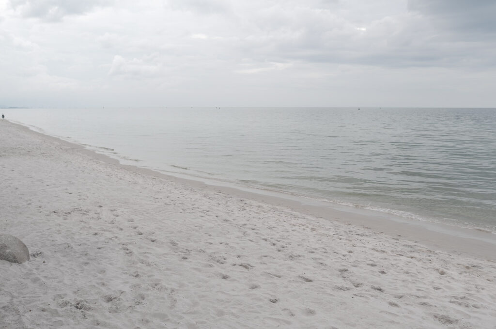The beach at Hua Hin, a clean white sand.